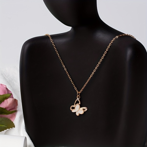 Enkel stil Niche Design fjäril hänge halsband Clavicle kedja kvinnliga smycken