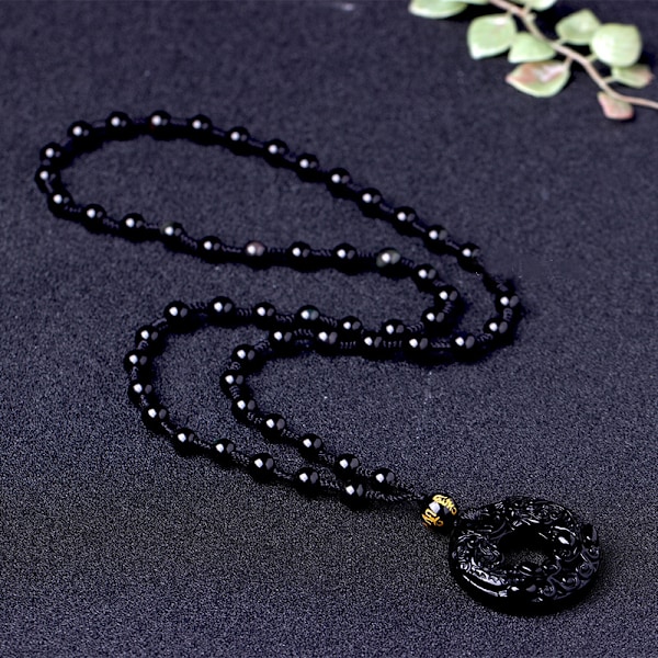 Luonnollinen obsidiaanidonitsi Rauhan solki PIXIU Amuletti Kaulakoru Riippuva luonnollisella helmiketjulla miehille Miehet（Obsidiaani）