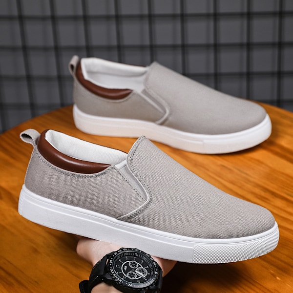 Pluskokoisten miesten kengät Canvas-kengät Miesten laiskat slip-on-vapaa-ajan laudaskengät Miesten kangaskengät Vapaa-ajan kengät Gray 42