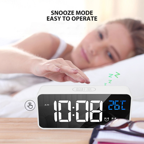 Spegel LED-väckarklocka Två uppsättningar av larm Uppladdningsbar Röstaktiverad Digital klocka för sovrum Sängbordsskrivbord White