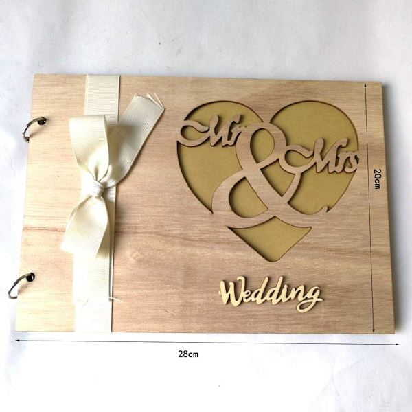 Gjestbok i tre til bryllup - Mr & Mrs - Meldinger