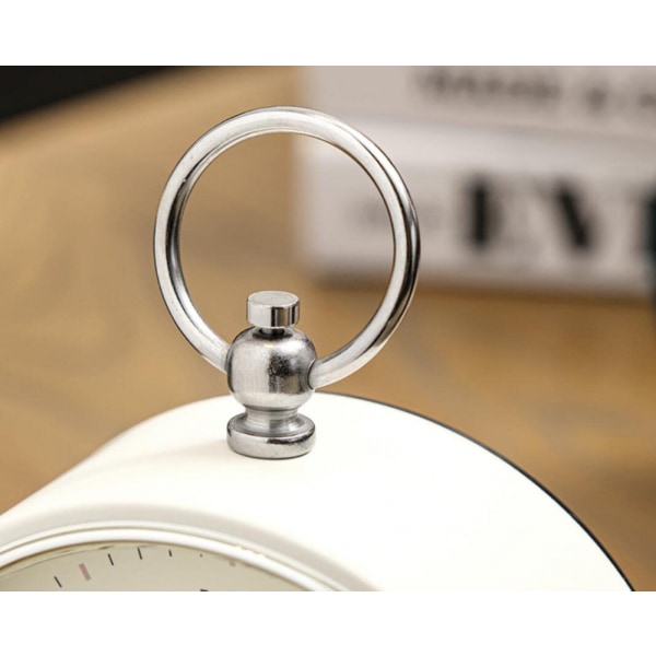 SAYTAY Analog Klocka Larm Klocka Icke Ticking med Nattljus Snooze Funktion Tyst Rund Retro Batteridriven Crescendo 4 tum Liten Enkelt Design Bord