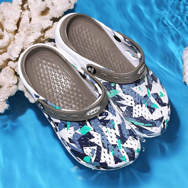 Trädgårdssandaler för män och kvinnor, lätta och halkfria promenadskor, unisex-träskor för vuxna, för pool, strand, trädgård, kök och dusch Grey 10.75inch 10 Women/8.5 Men