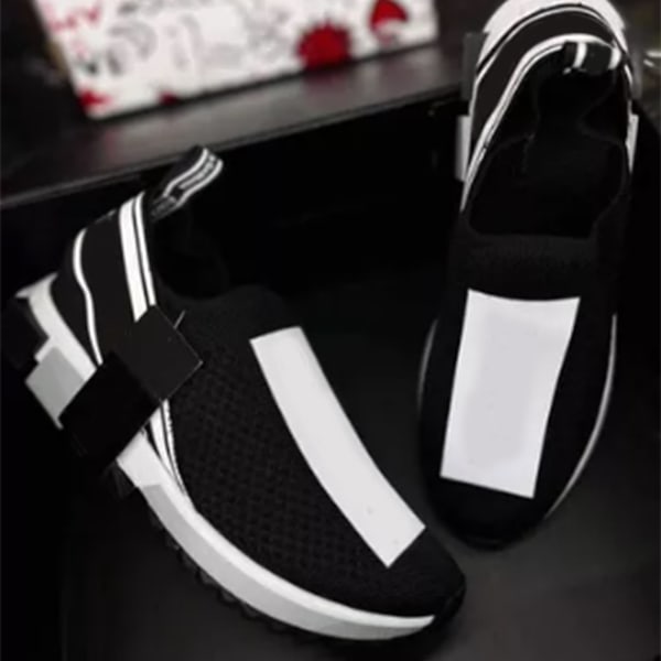 Svarta tennisskor bekväma mesh övre andningsbara halkfria herrmode sneakers för män 43 svart Black Male 43