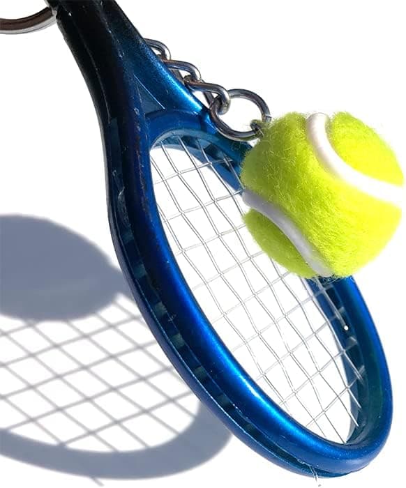 Värillinen minitennismaila pallolla avaimenperä Blue