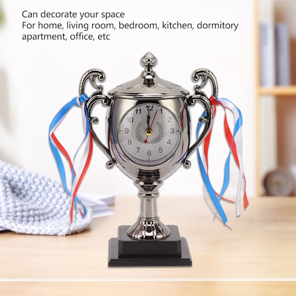 Retro klocka Livsliknande trofémodell Dekorativ liten skrivbordsväckarklocka för sovsal Sovrum Vardagsrum Dark Gold