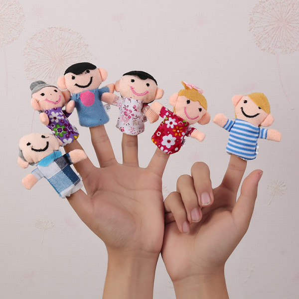 6st olika tecknade fingerdockor mjuka sammetsdockor rekvisita leksaker (familj)