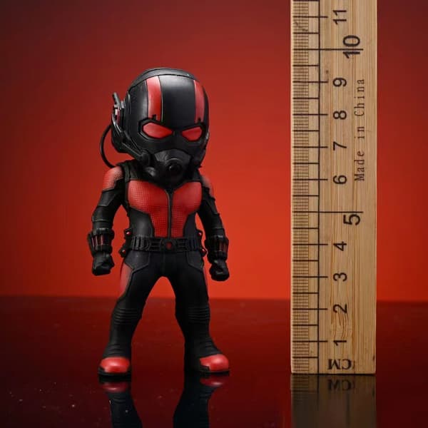 3-delad set med Ant-Man Q-version docka, äggformad handgjord modellbil, prydnad, leksakspresent