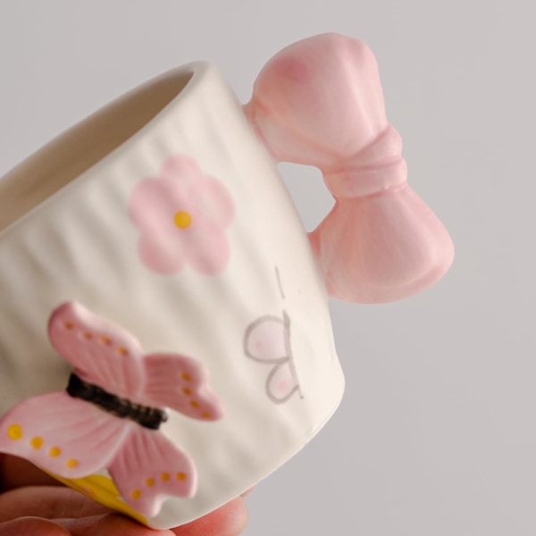 Friske håndmalede sløjfeformede keramiske krus til piger, tekopper, kaffekopper med underkop sæt (7,77oz 230ml, Pink)