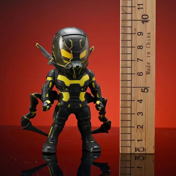 3-delad set med Ant-Man Q-version docka, äggformad handgjord modellbil, prydnad, leksakspresent