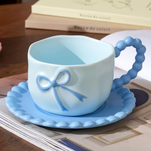 12 oz blå Bow Kaffemugg Set med fat - Söt porslin tekopp & mugg, Elegant Bow Design, Perfekt för kvinnor och flickor, Idealisk för blue