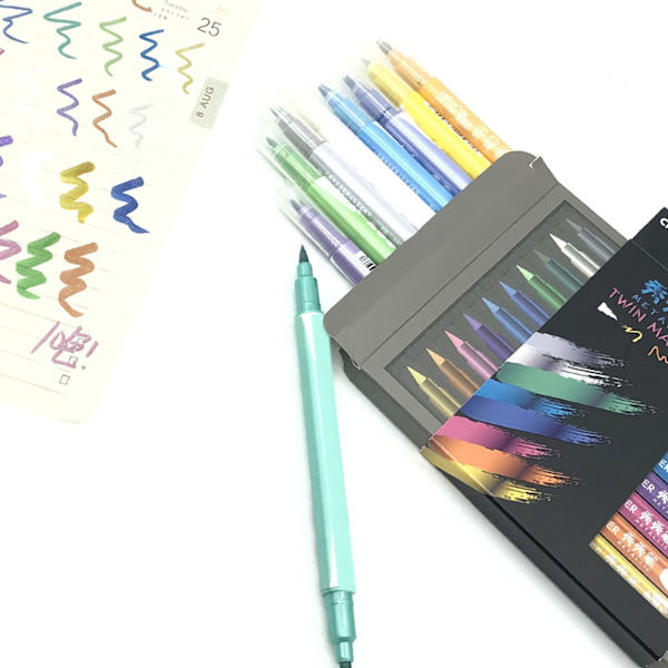 10 st Dual Tip Vattenfärg Brush Markers 10 Metallic Färg Snabbtorkande Vattenfärg Brush Penner med Plastskal