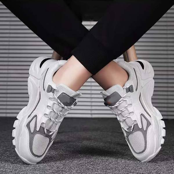 Herr Sneakers Låga Löparskor Vår Fashionabla Koreanska Trendiga Kontrastfärg Sneakers White Grey 42