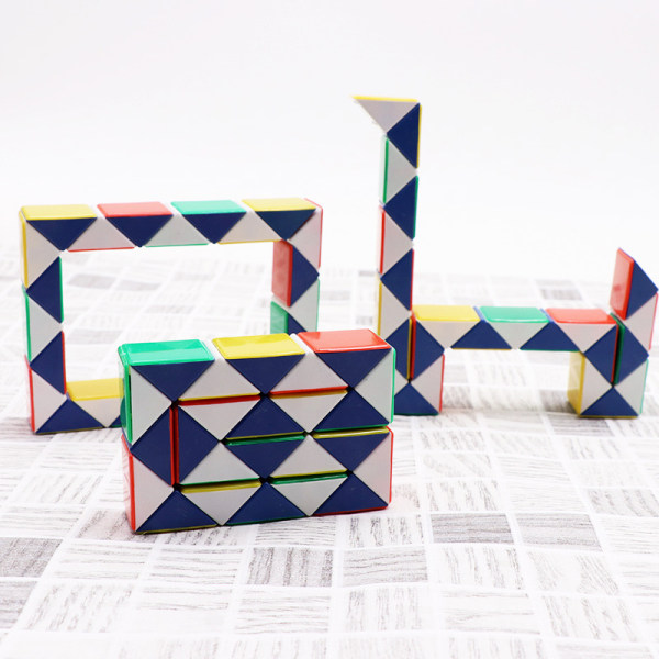24 Blocks Mini Fidget Snake Cube Mini Twist Palapelikuutiot Magic Speed ​​Cubes Lelu lapsille Juhlalaukkujen täyttöpakkaukset, Juhlatarvikkeet