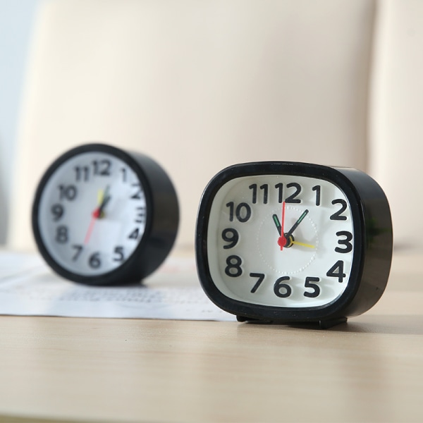 Analogt ur, vækkeur batteridrevet, lydløst ur uden tikkende lyd til børn og studerende, ur til soveværelse med natlysfunktion, enkel stil