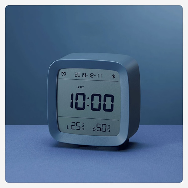 Smart Bluetooth Digital Alarmklocka med Flera Alarm, Batteridriven Liten Alarmklocka med Temperatur och Luftfuktighetsdisplay för Sovrum, Lätt