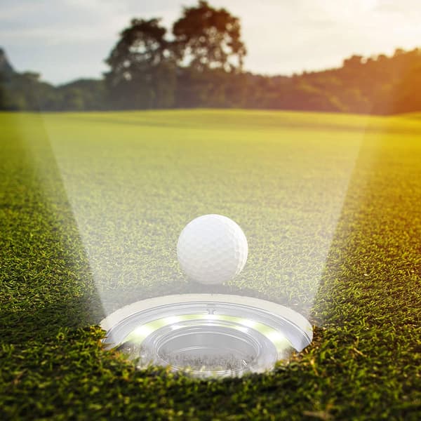 LED Glow Putting Cup Flaggor & Stolpar, 2-pack Nattgolftillbehör med Batteridriven Belysning för Trädgårdsövning, Fester 2-Pack