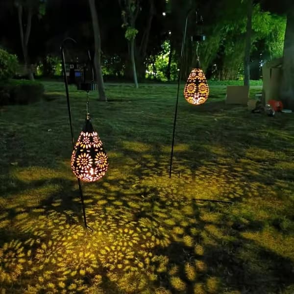 Utendørs hengende solcellelampe hage-lykt LED blomstermønster solcellelampe vanntette solcellepaneler