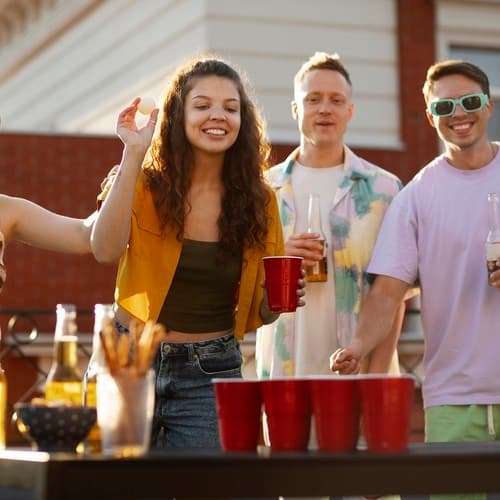 Beer Pong / Ölpingis Peli - 50 kpl 650