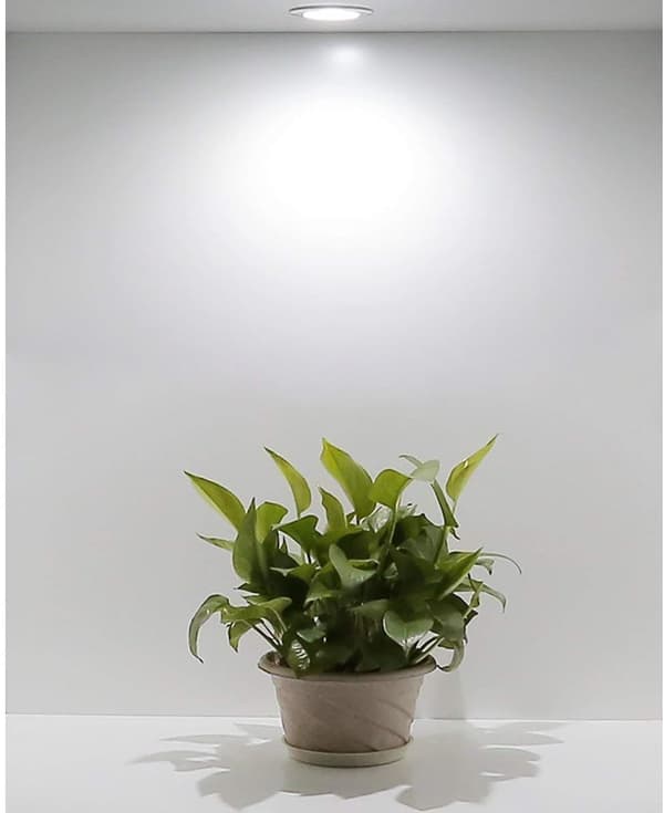 Pakkaus, jossa 10 Mini LED-kattovalaisinta, upotettavat LED-spottivalot
