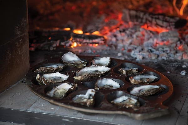 Cast Iron Oyster Grill Pan | 12-Hole Design for Even Heat Distribution & Grilling