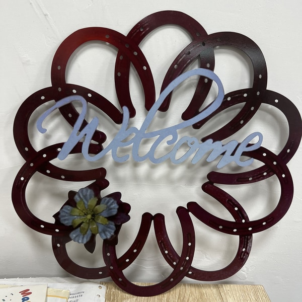Välkomstskylt Blomformad hästsko metallprydnad för utomhusbruk inomhus Wine Red 30cm