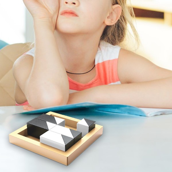Träleksak med dolt block Flera spel DIY Montera sticksågar Leksaker för pojkar Flickor One Set