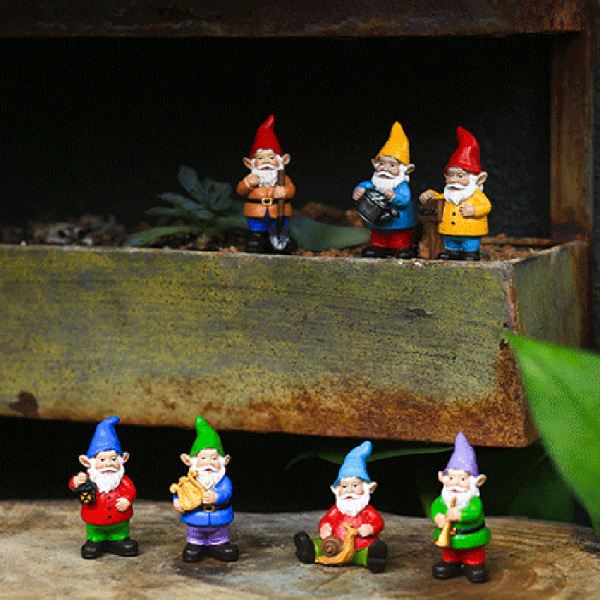 Mini Gnomes Hartsprydnad Handmålad Micro Landskapsdekoration Söta dvärgar Staty för trädgård gräsmatta 7-piece Set