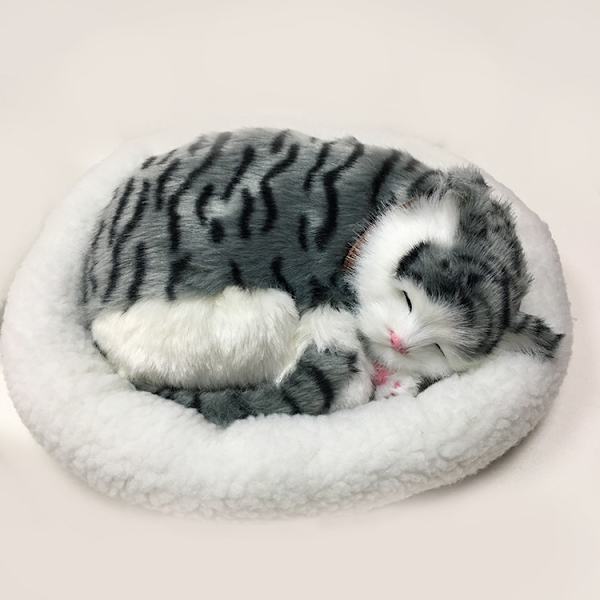 Söt simulering sovande katt/hund plyschdocka med bo som andas fluffig katt/hund födelsedagsjulklapp till barn C