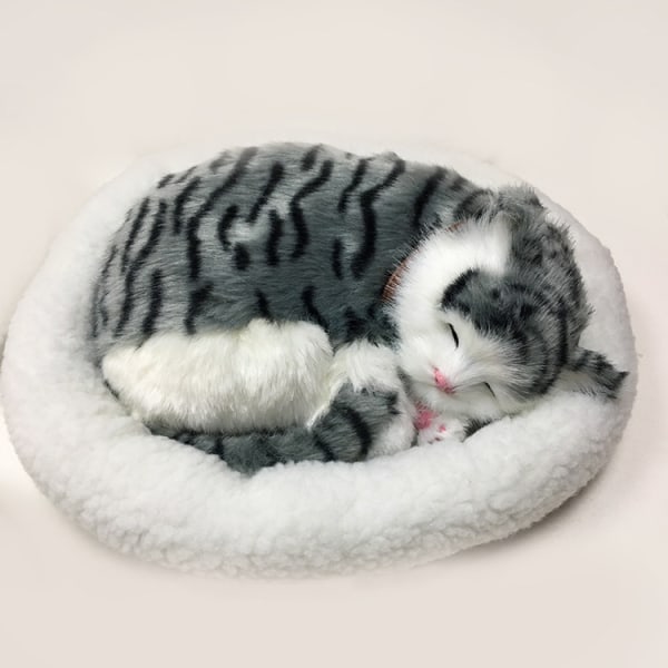 Söt simulering sovande katt/hund plyschdocka med bo som andas fluffig katt/hund födelsedagsjulklapp till barn D