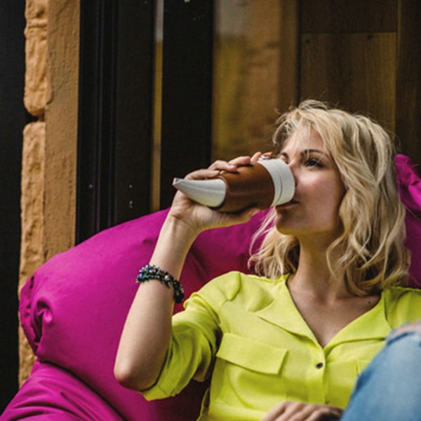 Getmugg Hornformad kaffeflaska med axelrem Creative Portable Dricksvattenkopp Present 230ml White