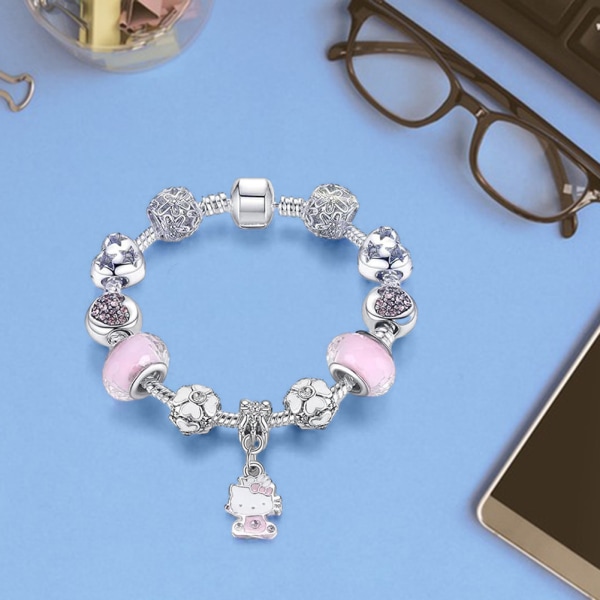 Hello-Kitty hängsmycke Armband Snygga oregelbundna pärlor Handledstillbehör för dagligt bruk Cat 17cm