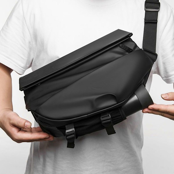 Justerbara axelremmar Cross-Body Bag för män Lättviktig Vattentät En Rem Bröstväska Black