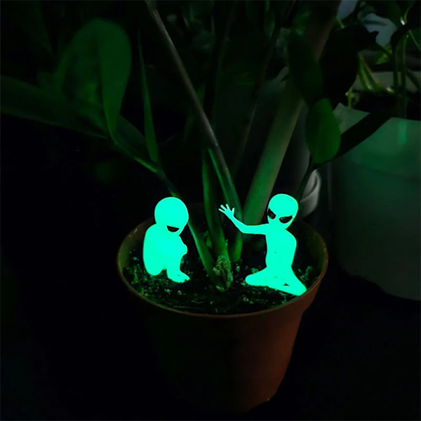 Söt glödande i mörkret Växttillbehör Alien Planter Snyggt dekorativt hantverk för skåp Skrivbord Gård Blue