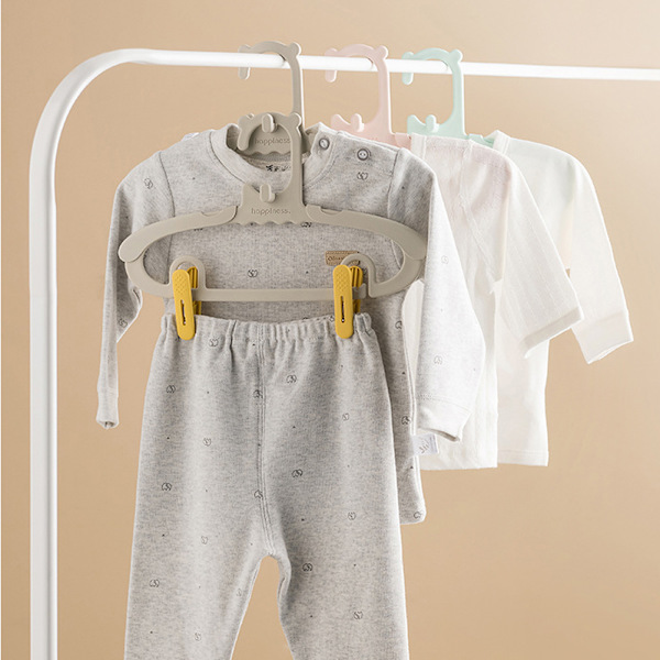 Barnhängare Baby Multifunktionell infällbar hängare med byxklämma Liten hängare Klädstöd Warm Gray