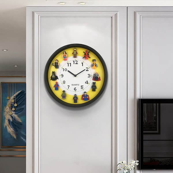 Väggklocka Inklusive 12 superhjältar Batteridriven ram Väggklocka Kontor Hem Väggdekor White
