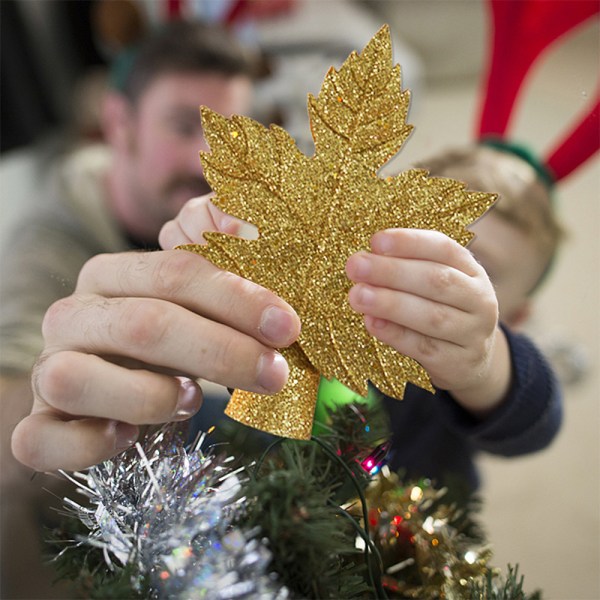 Julgranstopper upplyst med LED Vacker roterande snöflingaprojektor för heminredning Gold EU