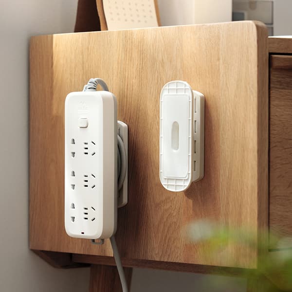 Väggmonterad Power Strip Hållare Punch Free Socket Wire Manager Heavy Duty Plug Storage Rack White