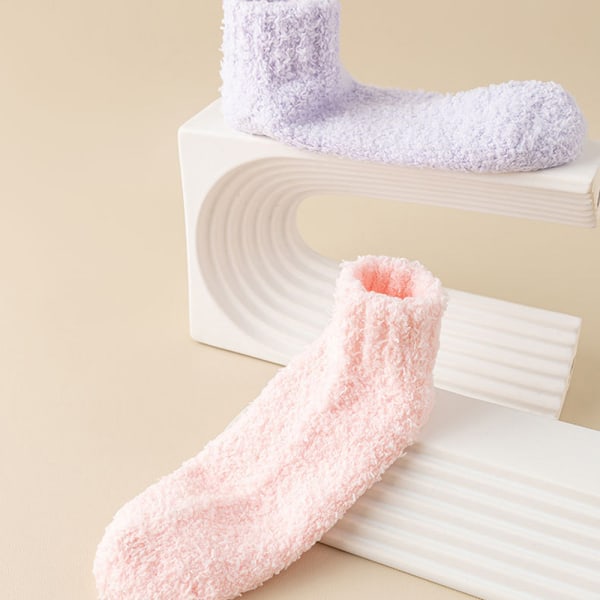 Fuzzy ankelstrumpor för damer med halkfri prick, hög elastisk ventilerande strumpa för kallt väder White