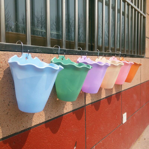 Vägghängande kruka Plast Bekvämlighet Väggfäste Blomkruka Växter Behållare Korg Kruka för inomhus utomhus Beige