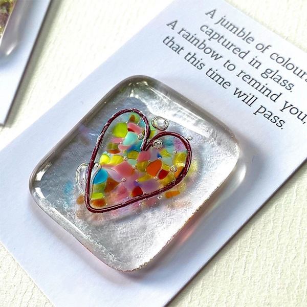 En liten fickhjärtakram Minnesaksprydnad 3D Crystal Heart Dekor Söt present Multicolour Sending Hugs