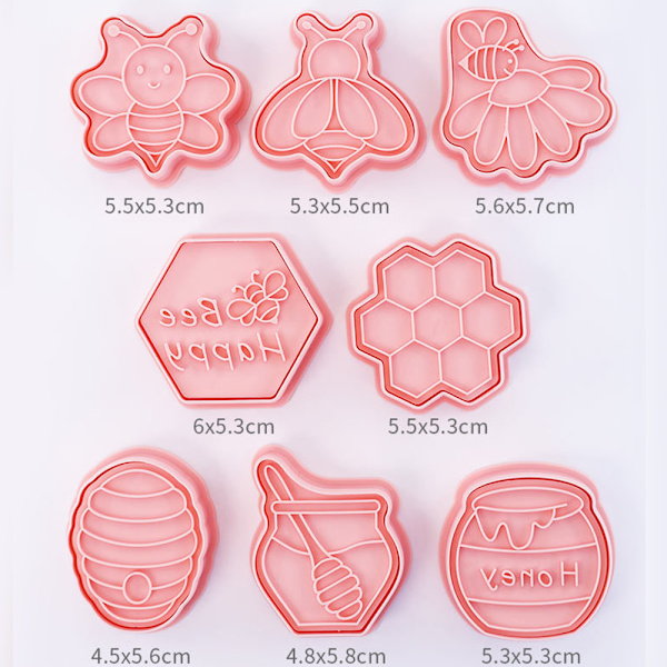 8 st Cartoon Bee Cookie Stencil 3D Kex Stencil Plast Baking Stencil