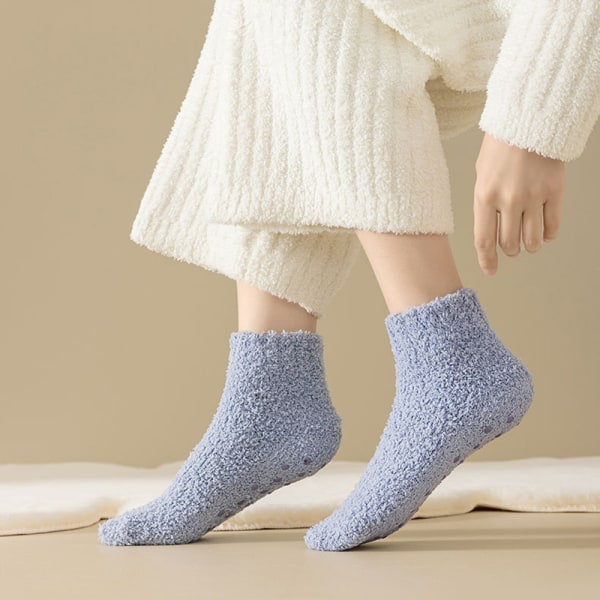 Fuzzy ankelstrumpor för damer med halkfri prick, hög elastisk ventilerande strumpa för kallt väder White