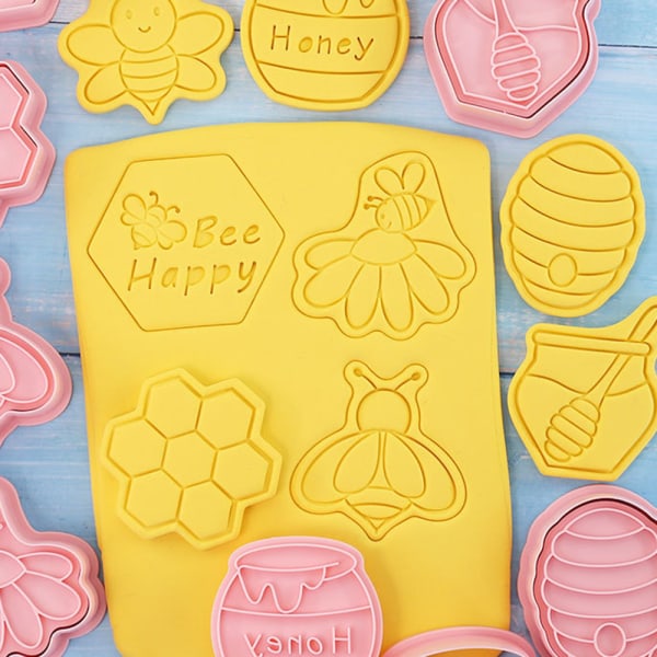 8 st Cartoon Bee Cookie Stencil 3D Kex Stencil Plast Baking Stencil