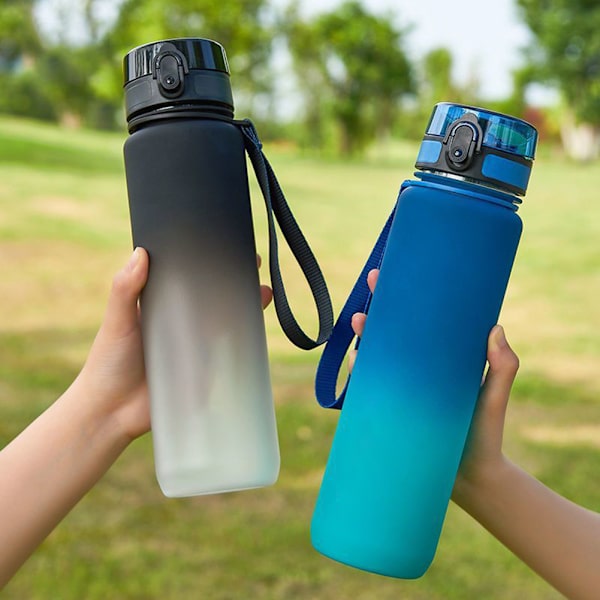 500ml/650ml/1000ml sportvattenkopp i plast Multifunktionell återanvändbar vattenkopp för fitness Black White 650ml