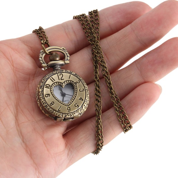 Vintage Pocket Watch Brons Color Quartz Watch Cool Chain Hollow Love Heart Watches