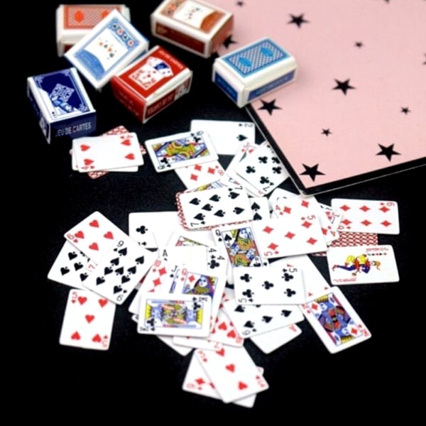 Förtjusande Mini Finger Pokers Intressanta fashionabla pokerleksaker för kontoret Mini
