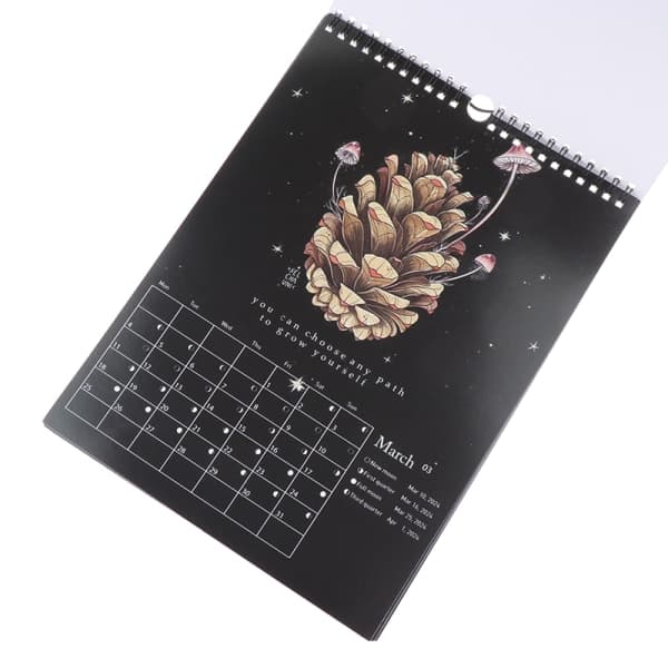 IC Dark Forest Månkalender 2024 Original Illustreret Væghængt