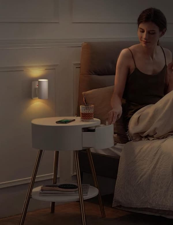 Plug-in nattlys, dimbar LED med skumring-til-daggry-sensor, 3000K varmhvit, for soverom, bad, barnerom, hvit 2-pakning