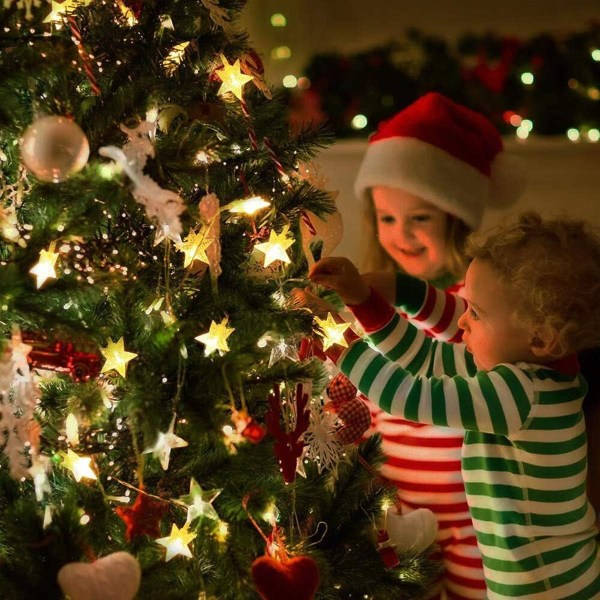 IC Utomhus Solcells-Ljusslinga 7M 50 LED Vattentät Stjärna Dekorativ Jul Sollampa för Fest, Bröllop, Trädgård, Butik, Hemma Utomhus (Gul)
